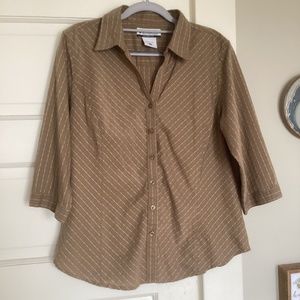 Columbia fitted cotton stretch blouse shirt size 3/4 sleeve. Large Like New